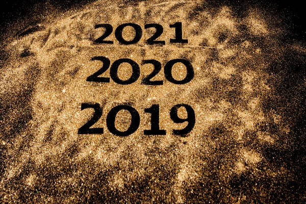 Όμορφη αφρώδη Golden Numbers της 2019 έως 2020 σε μαύρο πίσω — Φωτογραφία Αρχείου
