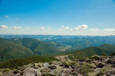 F ile kaplı dağ zirveleri ile güzel dağ manzarası