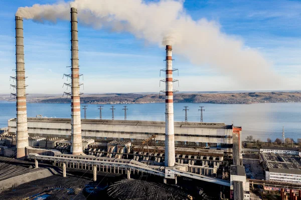 Industrial smoke stack of coal power plant — Stock Photo, Image