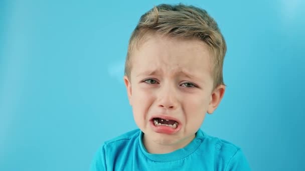 Concetto Emozione Bambino Improvvisamente Scoppiò Lacrime Bambino Non Può Calmarsi — Video Stock