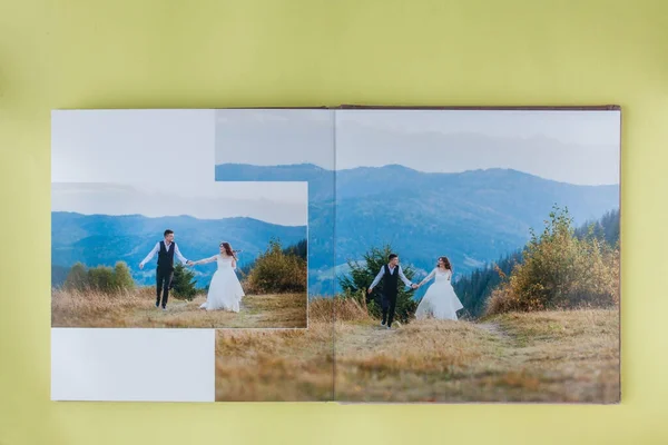 Luxo álbum de fotos de casamento de couro branco e livro de fotos — Fotografia de Stock