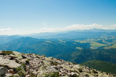 Ukrayna Karpatları ile güzel dağ manzaraları.