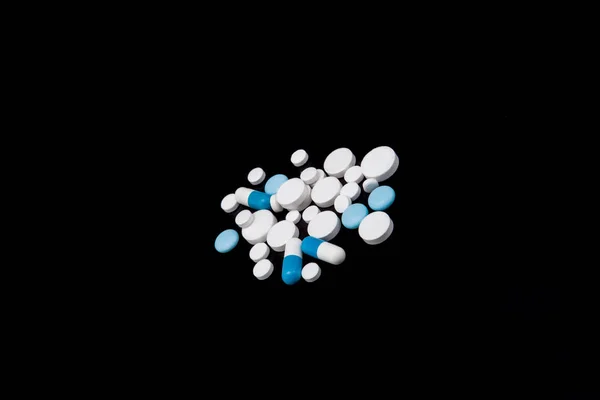 Comprimidos Cápsulas Sobre Fundo Preto Medicamentos Suplementos Dietéticos — Fotografia de Stock