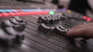 Ses karıştırıcı kontrolü için düğme ekipmanı, ses karıştırıcı kontrolü için ekipman, seçim aygıtı