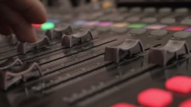 Ses karıştırıcı kontrolü için düğme ekipmanı, ses karıştırıcı kontrolü için ekipman, seçim aygıtı