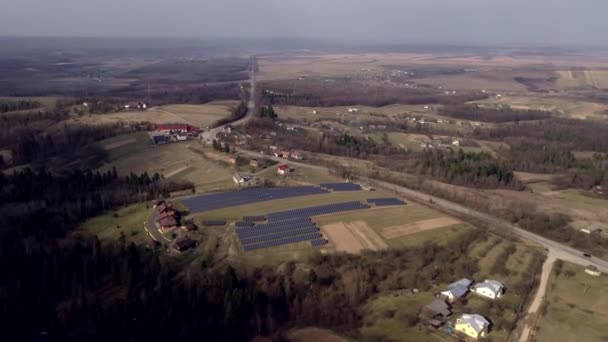 Vista Aérea Del Sistema Paneles Fotovoltaicos Solares Azules Que Producen — Vídeos de Stock