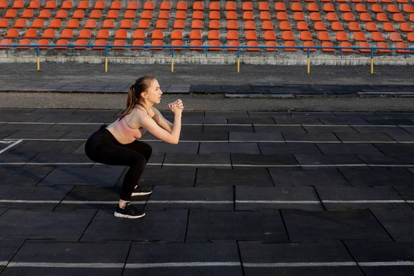 Female Athlete Preparing Legs Cardio Workout Fitness Runner Doing Warm — Stock Photo, Image