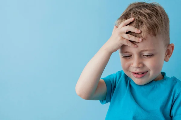 Niño Pequeño Años Edad Con Ropa Azul Mano Joystick Para —  Fotos de Stock