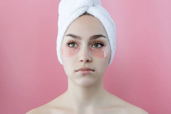 Portret Van Beauty Woman Met Eye Patches Roze Achtergrond Vrouw — Stockfoto