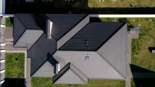 Bovenaanzicht Vanuit Lucht Van Een Privé Huis Met Verharde Tuin — Stockvideo