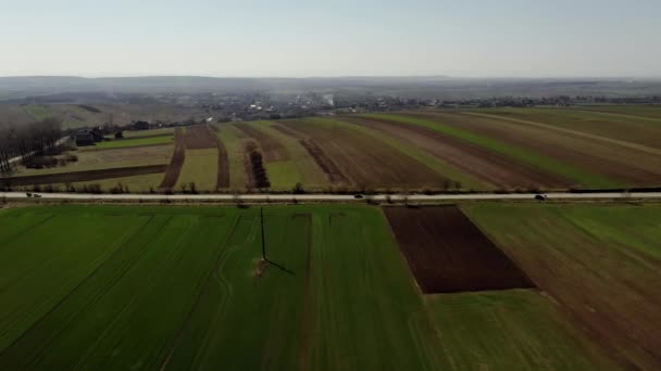 Natur Und Landschaft Luftaufnahme Eines Feldes Der Nähe Der Straße — Stockvideo