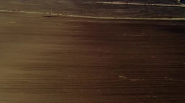 Doğa ve manzara: Bir tarlanın havadan görünüşü, tarım, yeşil çimen, kırsal alan, tarım