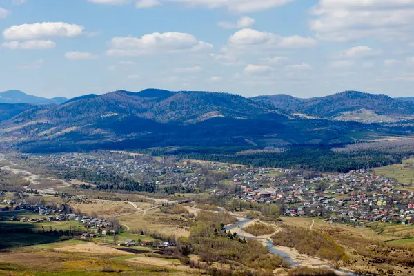 Blick Auf Die Landschaft Der Karpaten Bewölkten Sommertagen Berggipfel Wälder — Stockfoto