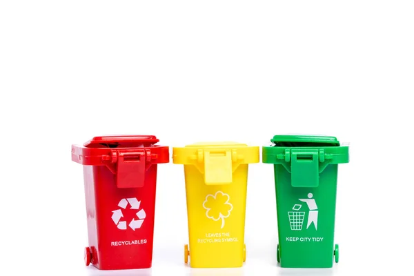 Bacs Recyclage Jaunes Verts Rouges Avec Symbole Recyclage Isolé Sur — Photo