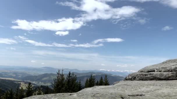 Malerische Landschaft Der Karpaten Frühsommer Blick Vom Berg Handschriftlicher Stein — Stockvideo