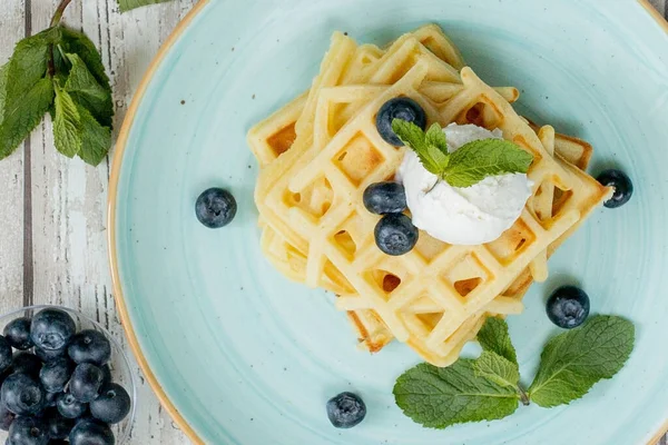 Fresh Baked Homemade Classic Belgian Waffles Topped Icecream Fresh Blueberries — Stock Photo, Image