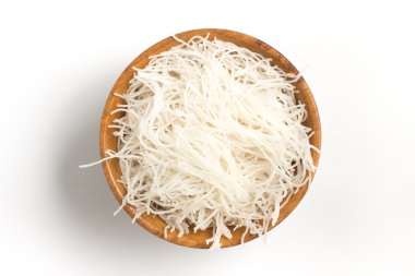 Çin eriştesi. Bir kase içine pirinç erişte makarna