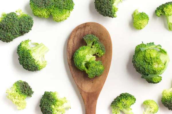Brokkoli in einen Löffel — Stockfoto