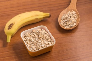 muz ile yulaf gevreği