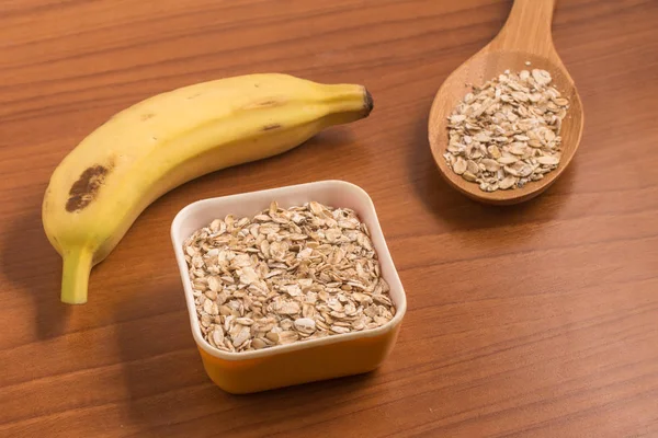 Copos de avena con plátano —  Fotos de Stock