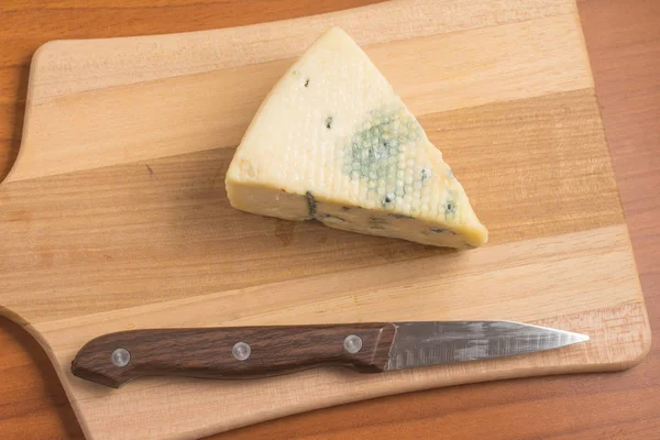 Gongonzola チーズのスライス。ロック フォール — ストック写真
