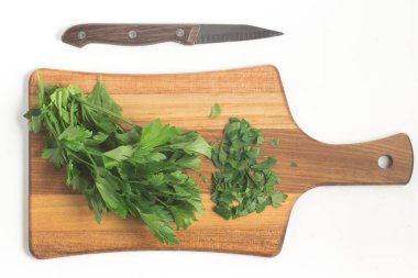 Kıyılmış maydanoz yaprakları. Taze otlar