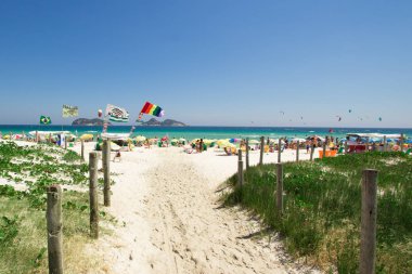 Rio de Janeiro, Brezilya - 26 Aralık 2016: Pepe Beach. Uçurtma sörfü