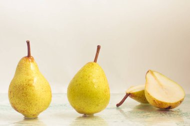 Sarı armut yenileniyor