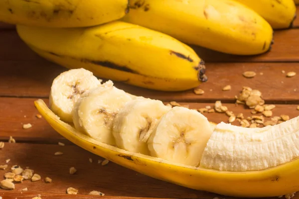 Banana affettata e muesli . — Foto Stock