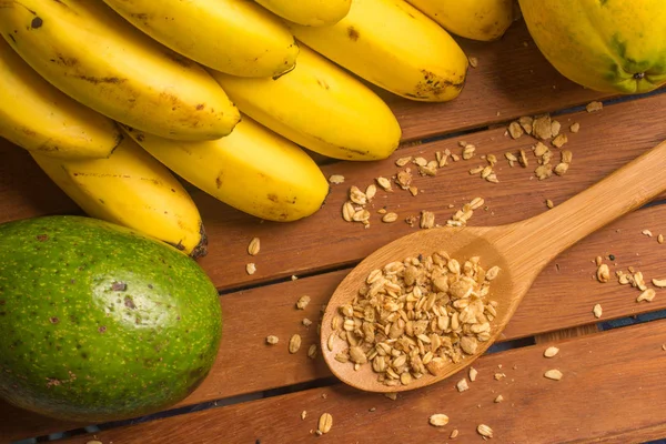 Plátano, Papaya, Aguacate y Granola —  Fotos de Stock