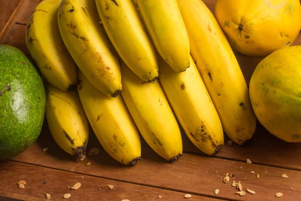 tropikal meyve kompozisyonu