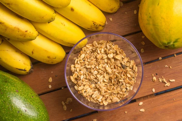 Plátano, Papaya, Aguacate y Granola —  Fotos de Stock