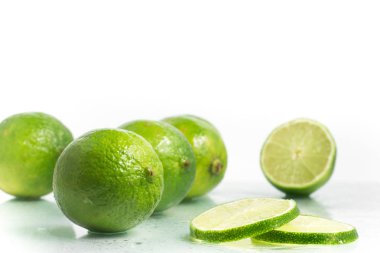Tahiti limon dilimli.