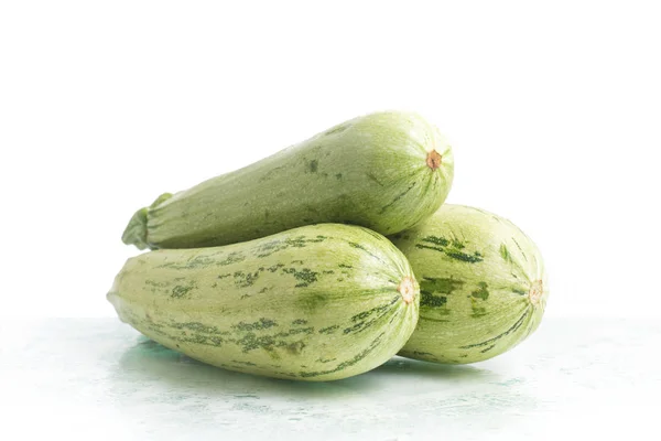 Tre zucchine fresche — Foto Stock