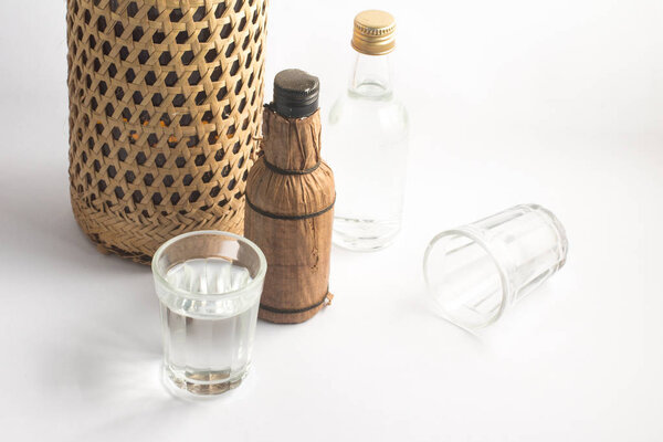 Традиционная бразильская качака. Используется для приготовления напитка caipirinha
