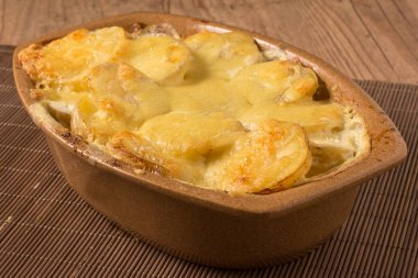 Rustik tabak patates graten 