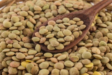 Bir kaşık çiğ mercimek