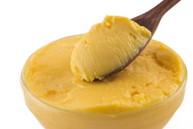 Tereyağı ve kaşık kase