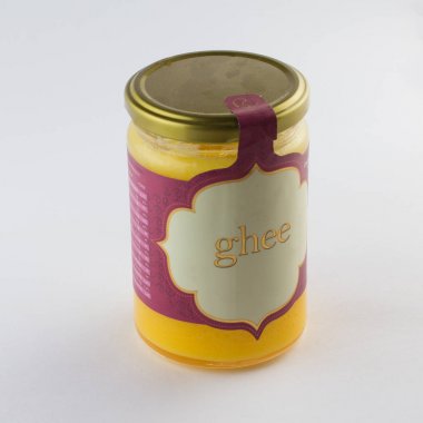 Ghee bir kavanoza. Laktoz ücretsiz tereyağı