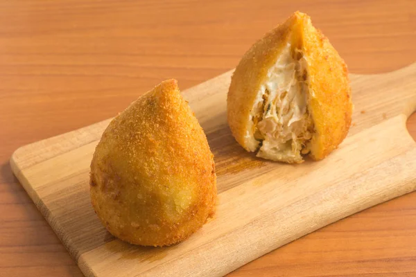 Braziliaanse kip Coxinha — Stockfoto