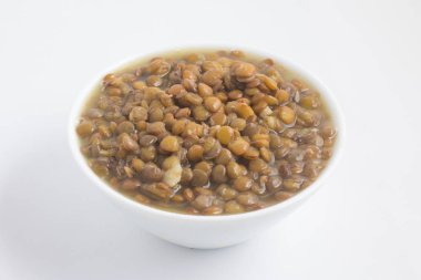 Bir kase pişmiş mercimek