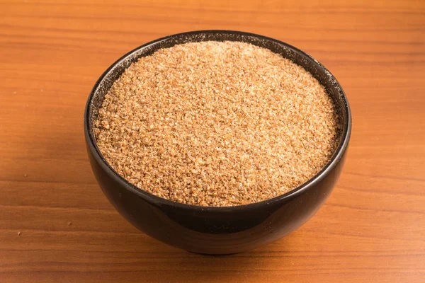 Ground Wheat for a Kibbeh in a bowl / Trigo para quibe. — Stock Photo, Image