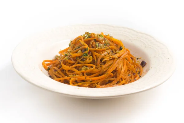 Espaguetis de zanahoria con pesto — Foto de Stock