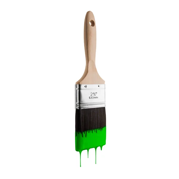 Pinsel mit grüner Farbe, die von den Borsten tropft. isoliert auf weißem Hintergrund. — Stockfoto