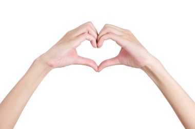 Bir kalp sembol ön yüzü şekillendirme kadının elleri izole beyaz arka plan üzerinde.