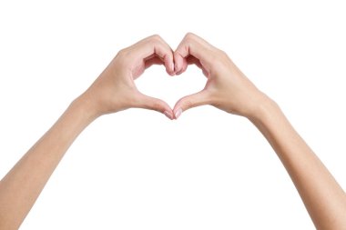 Bir kalp sembol arka yüzü şekillendirme kadının elleri izole beyaz arka plan üzerinde.