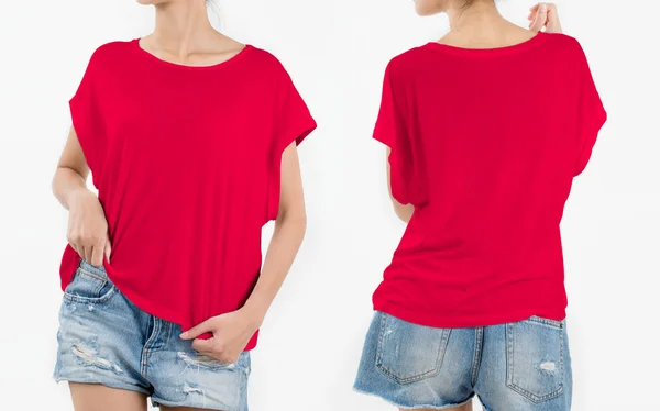 Ciało kobiety w kolorze czerwonym T-shirt z krótkim rip dżinsy przedniej i tylnej części na białym tle, na białym tle. — Zdjęcie stockowe