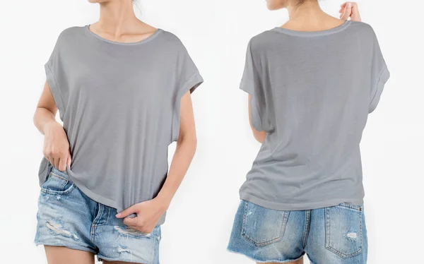 Жіноче тіло в сірій футболці з короткими рваними джинсами спереду і ззаду ізольовано, на білому тлі . — стокове фото