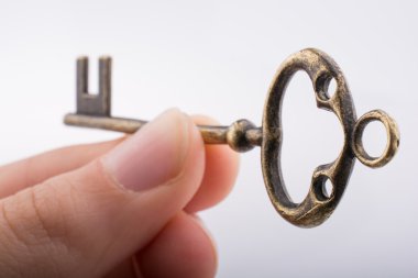 El ele tutuşmanın anahtarı