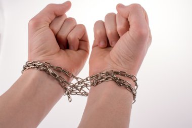 Zincirleme el ele tutusun